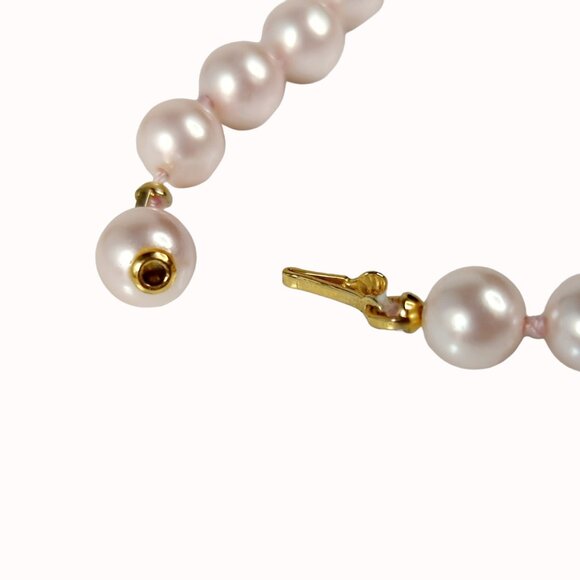 Vintage Light Pink Faux Pearl Bracelet With Gold Tone Clasp 7-Inches - Picture 3 of 4
